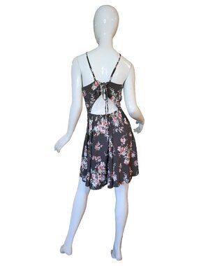 HOLLISTER Grey & Floral Spaghetti Strap Lace-Up Open-Back Dress Size Medium